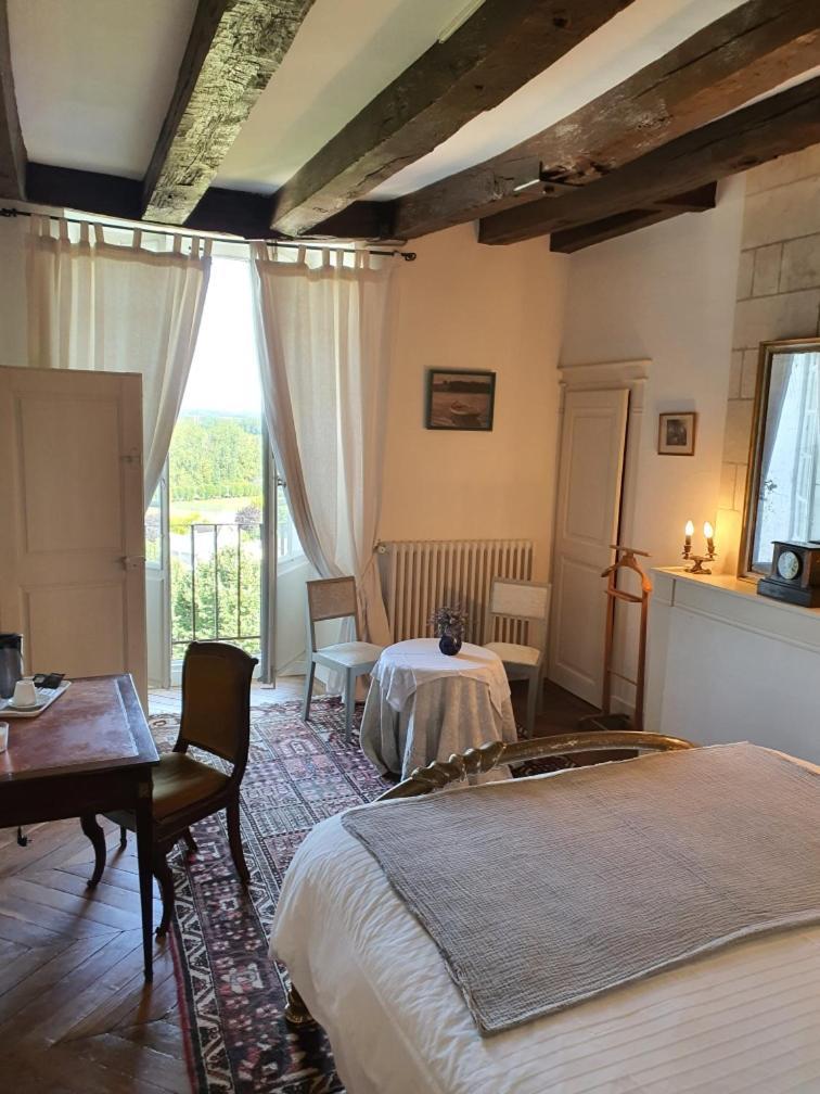 Le Presbytère De La Cite Royale De Loches Chambre photo