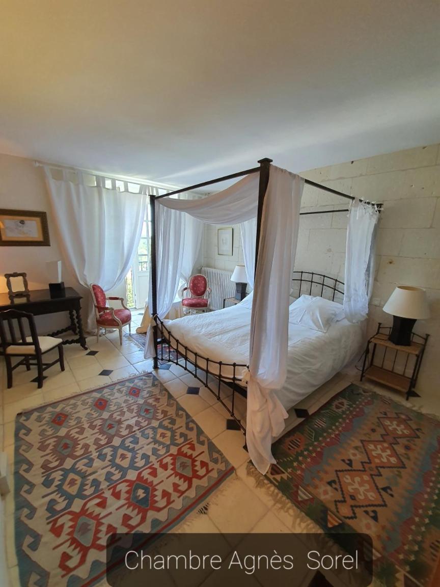 Le Presbytère De La Cite Royale De Loches Chambre photo